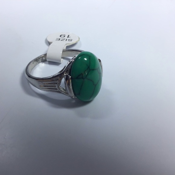 Unbranded Jewelry - Silver ring ring with green stone size 9 new